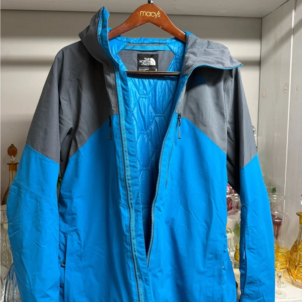 The North Face Men's Performance Jacket in Blue and Gray - Picture 8 of 13